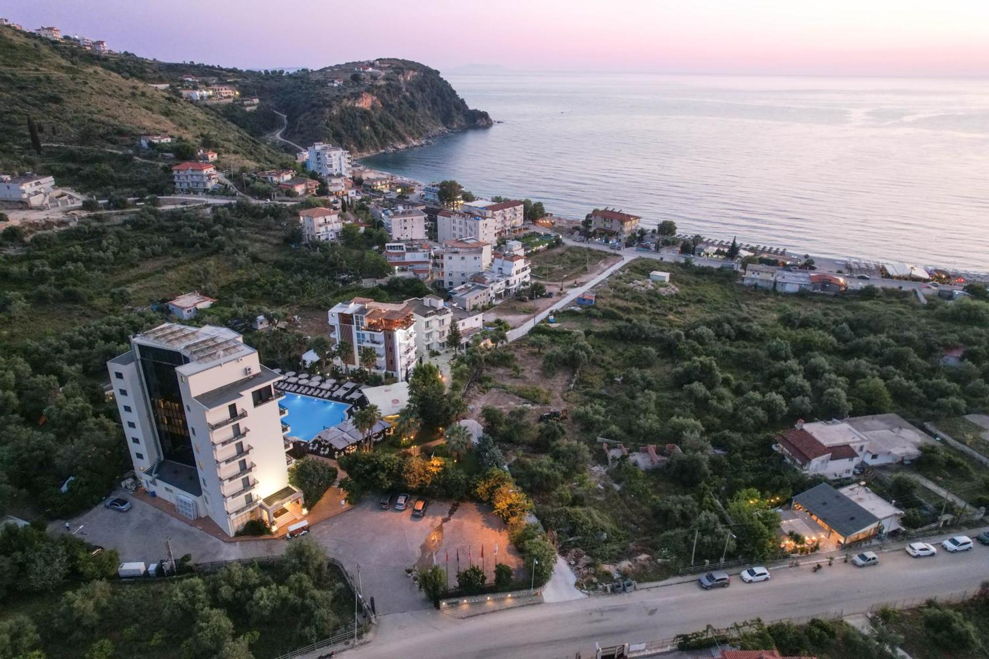 Nia Boutique Hotel By Rapo'S Resort Himare Exteriör bild